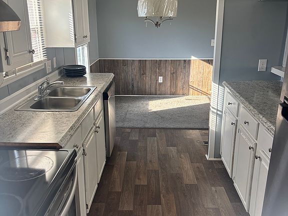 2nd image of 2550 E Shotwell St #28