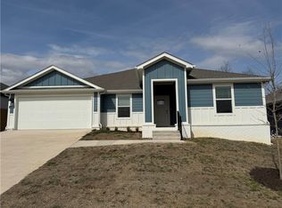 4438 W Glacier St, Fayetteville, AR 72704