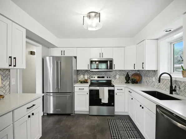 318 13th St SW, Owatonna, MN 55060