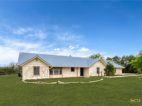 3010 Skyline Dr, Canyon Lake, TX 78133
