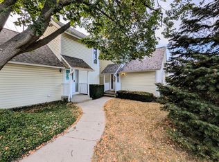 954 Taylor Dr, Gurnee, IL 60031