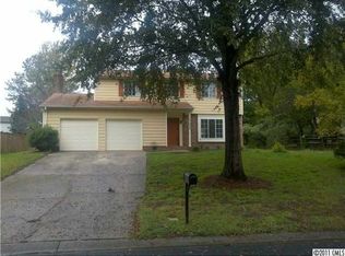 11504 Five Cedars Rd, Charlotte, NC 28226