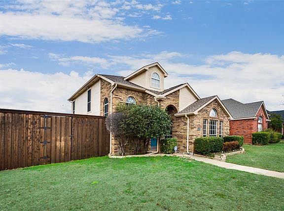 2nd image of 2703 Honeysuckle Dr