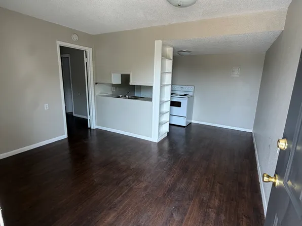 1500 Black Hill Dr, Gainesville, TX