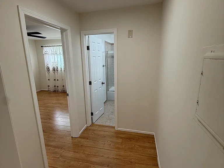 1350 Torrance Blvd #D — Photo 11