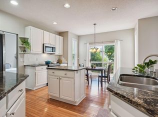 9208 Peony Ln N, Maple Grove, MN 55311