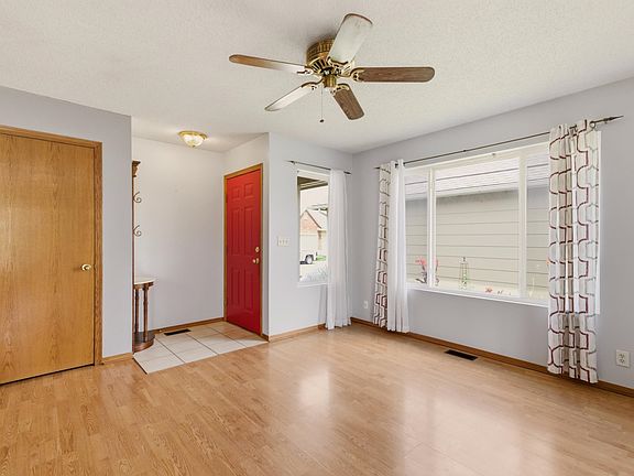 4th image of 2304 N Lakeway Cir