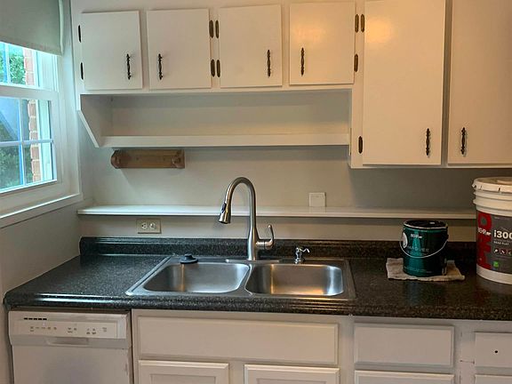 5th image of 100 Lewis Dr Unit 10C