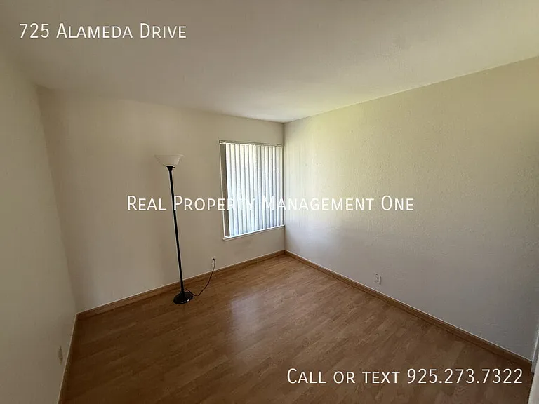 725 Alameda Dr — Photo 10