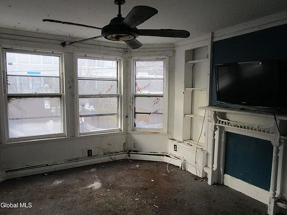 2nd image of 40.5 Trinity Place
