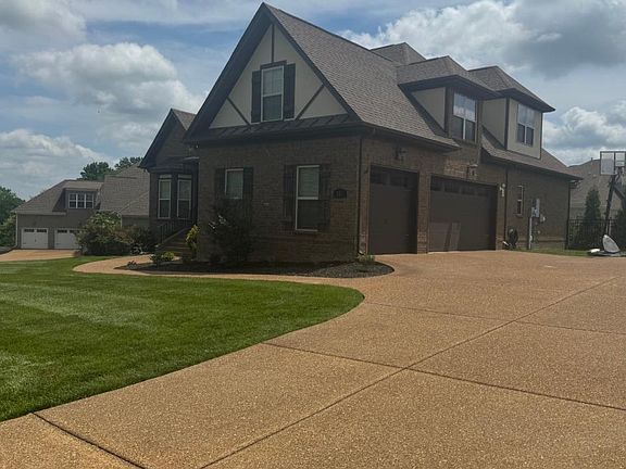 3 car garage and driveway