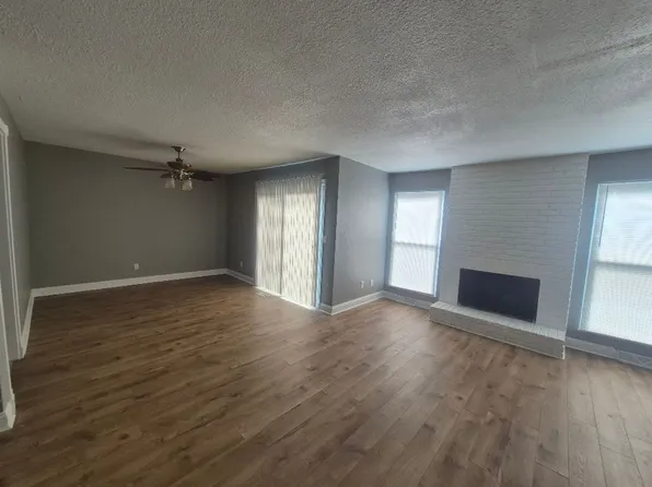 Phase II Coventry Park KC Apartments LLC, 3926 S Redwood Dr #Townhouse 3921, Independence, MO 64055