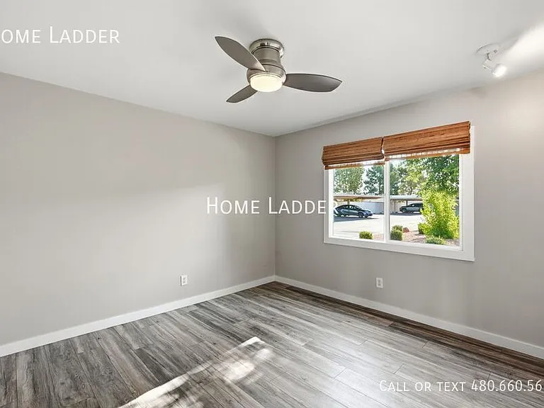 5849 N 81st St — Photo 15