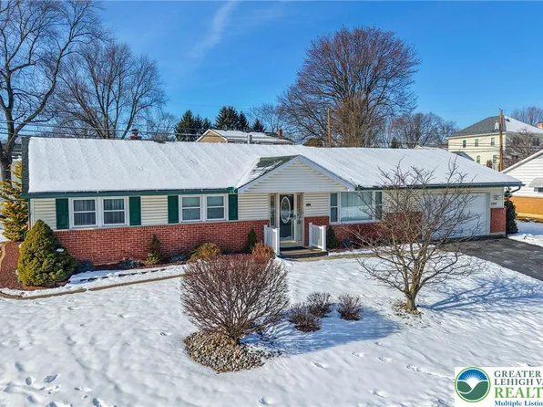 1364 Hickory Rd, Macungie, PA 18062