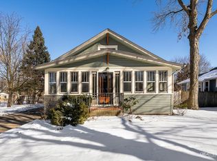 160 S Calumet Ave, Aurora, IL 60506