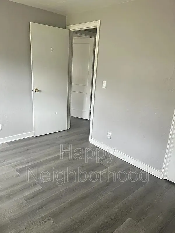 2 bed, 1.0 bath, 1100 sqft, $1,800 — Photo 4