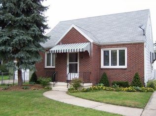 2 Kendale Rd, Cheektowaga, NY 14215