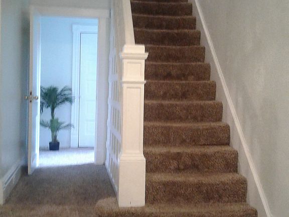 3rd image of 130 Nobles Ln Floor 1