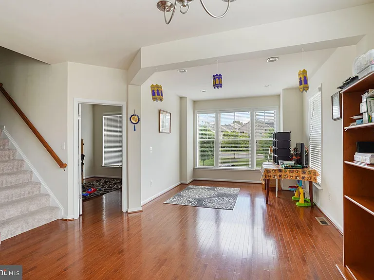 42691 Galbraith Sq — Photo 13