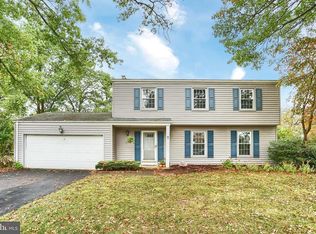 7 Manor Dr, Mechanicsburg, PA 17055