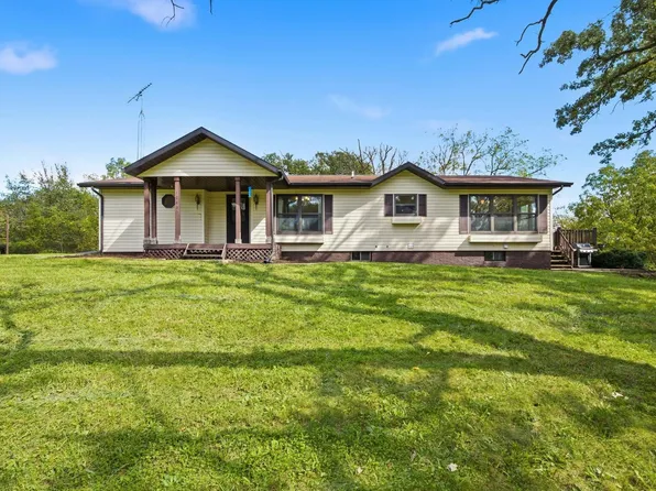 16490 Deery Rd, Mineral Point, WI 53565