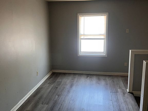 3rd image of 1641 Leigh Dr