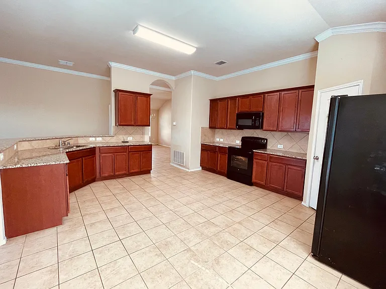 1112 Nocona Dr — Photo 7