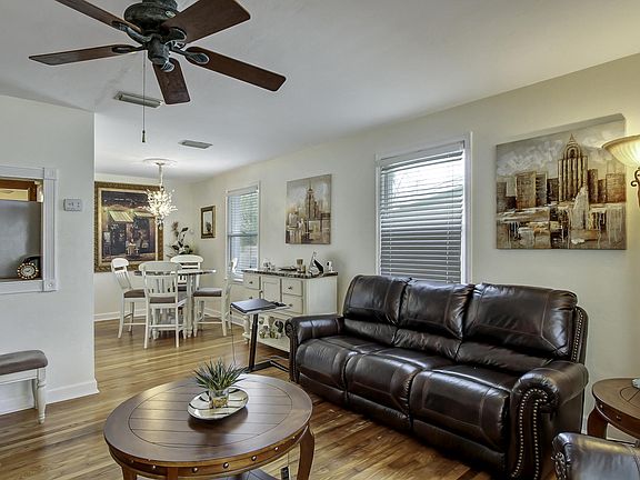 5th image of 933 N 7TH Avenue