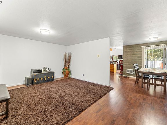 4th image of 609 Shahala St