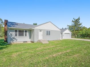 11711 E Snows Lake Rd, Carson City, MI 48811