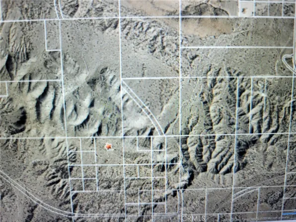 15 96th St E #32, Littlerock, CA 93543