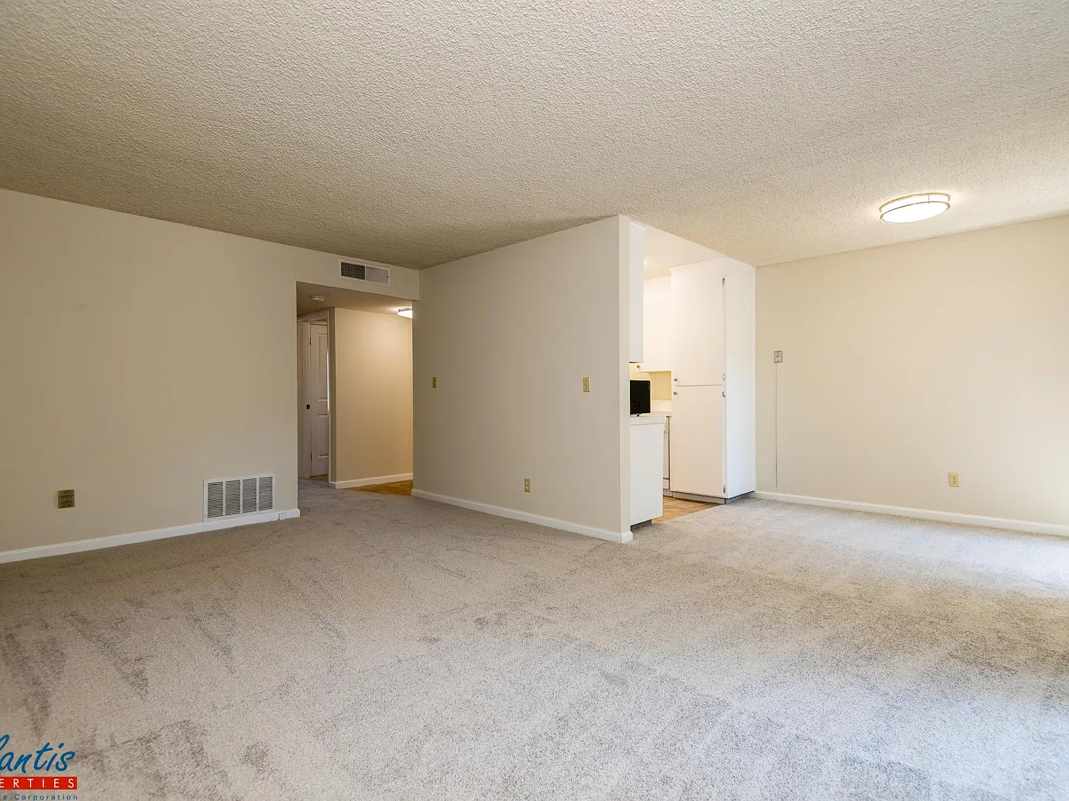2 bed, 959 sqft, $2,745 — Photo 3