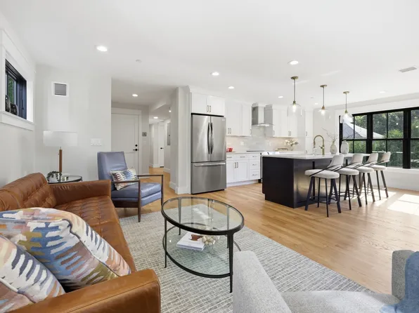14 Garfield St #A2, Florence, MA 01062