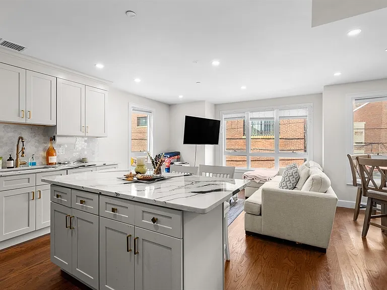 303 Silver St #1 — Photo 2