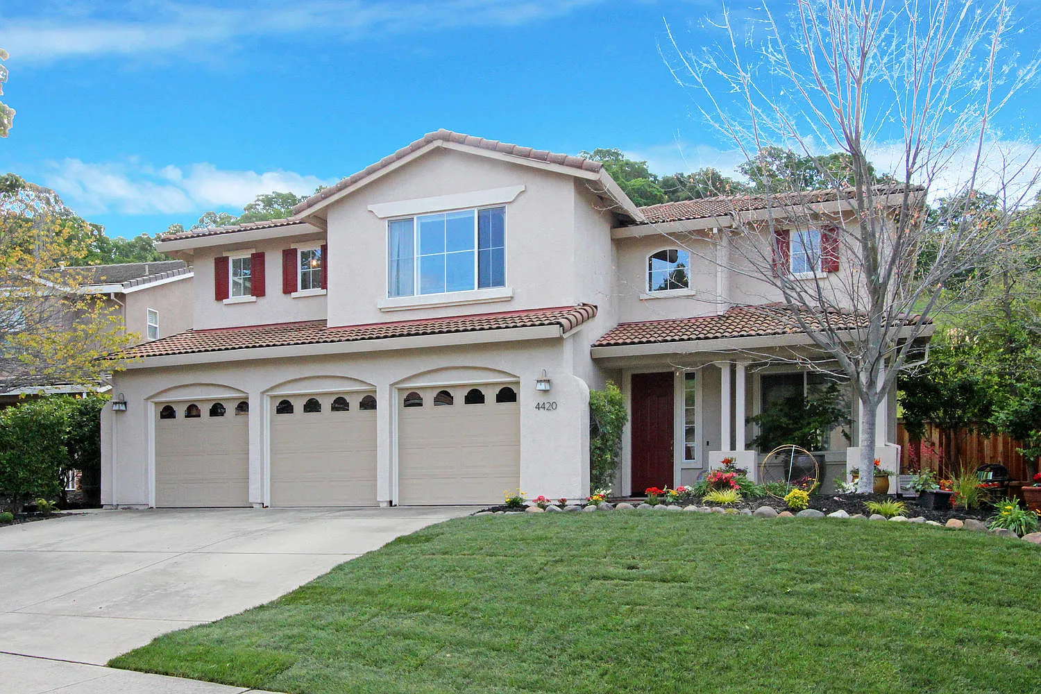 4420 Vivien Way photo 1