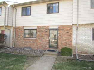 1921 Glendale Rd, Salina, KS 67401