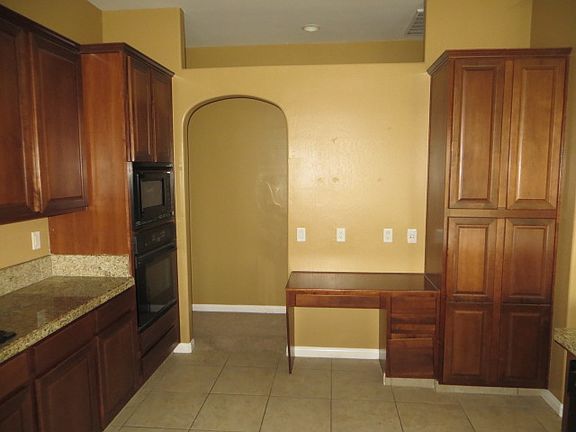 5th image of 5216 Fountain Grass Ave