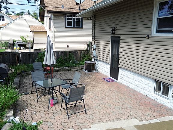 3rd image of 1280 S Cora St