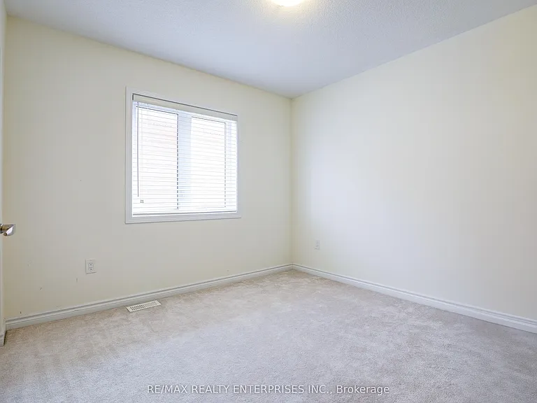 42 Callandar Rd #UPPER — Photo 18