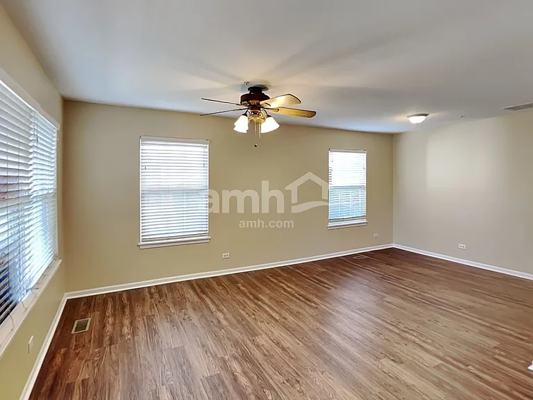 2440 Frost Dr — Photo 6