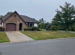 16 Elm Rd, Manahawkin, NJ 08050