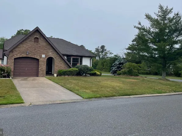 16 Elm Rd, Manahawkin, NJ 08050