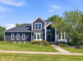1006 Arlington Dr, Iowa City, IA 52245