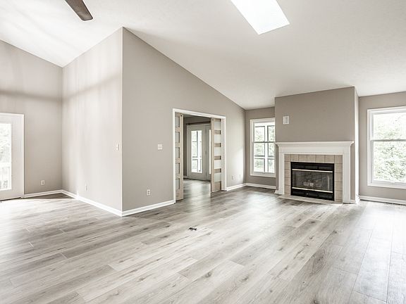 4th image of 5204 Whipplewood Ct