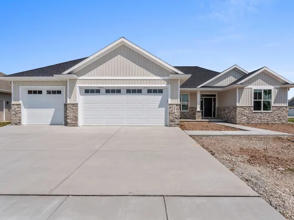 265 Rivers Edge Dr, Kimberly, WI 54136
