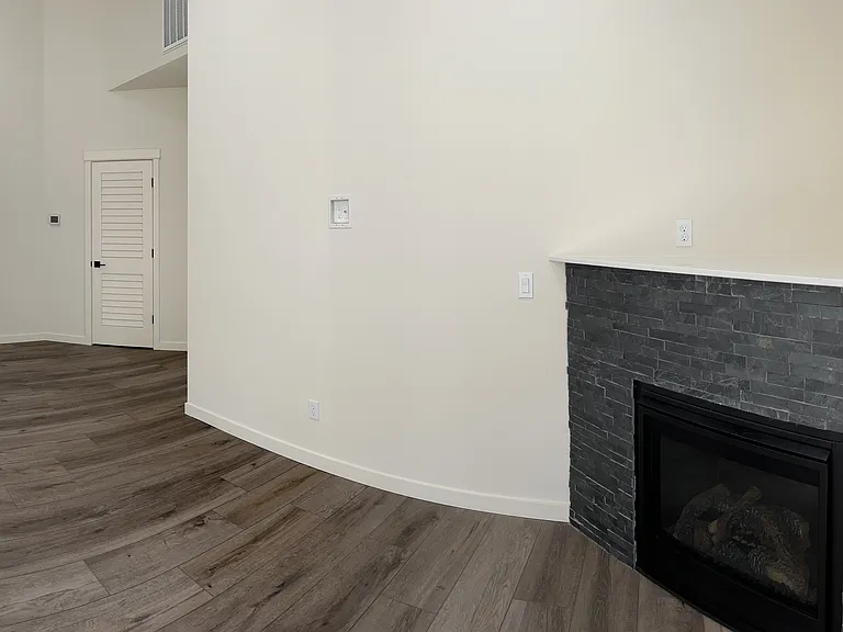 7421 Pioneer Way #7441A — Photo 36