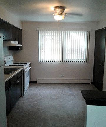 3rd image of 1654 Harbor Ave APT 2S