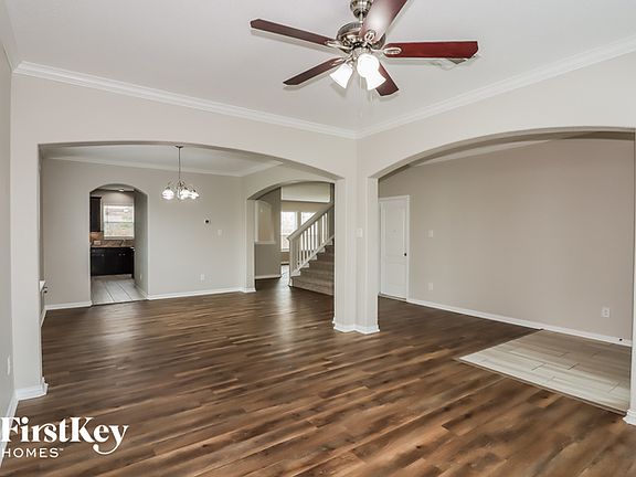 3rd image of 10031 Stone Briar Dr