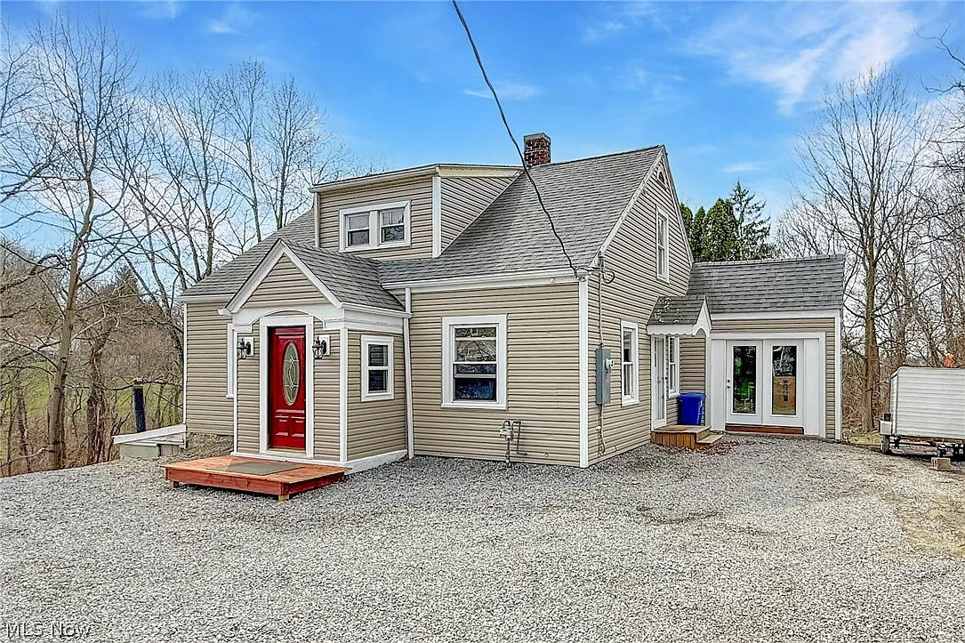701 Lovers Ln photo 1