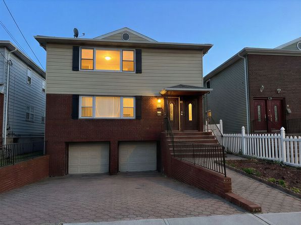18 Hausmann Ct